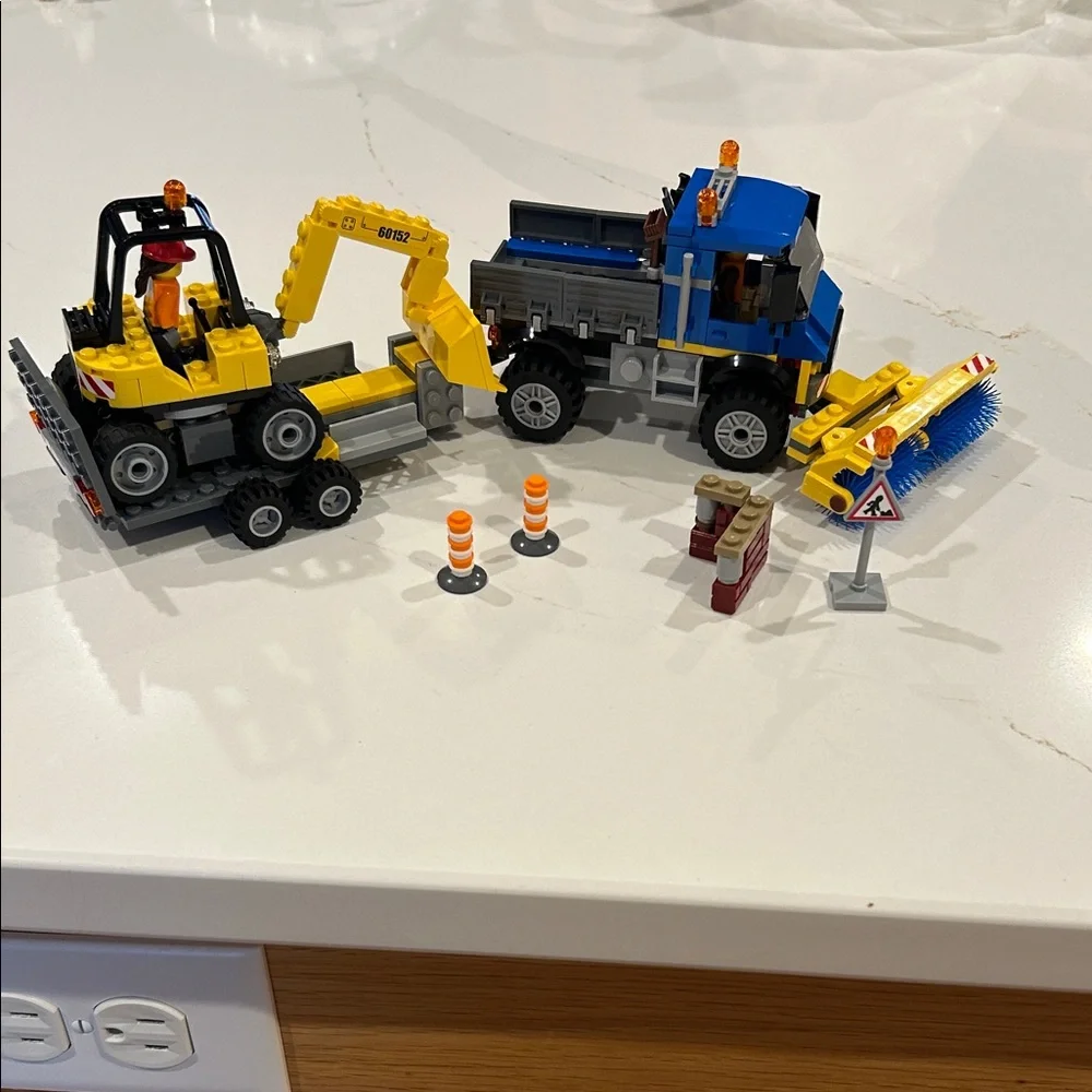 LEGO City Great Vehicles Sweeper & Excavator 60152